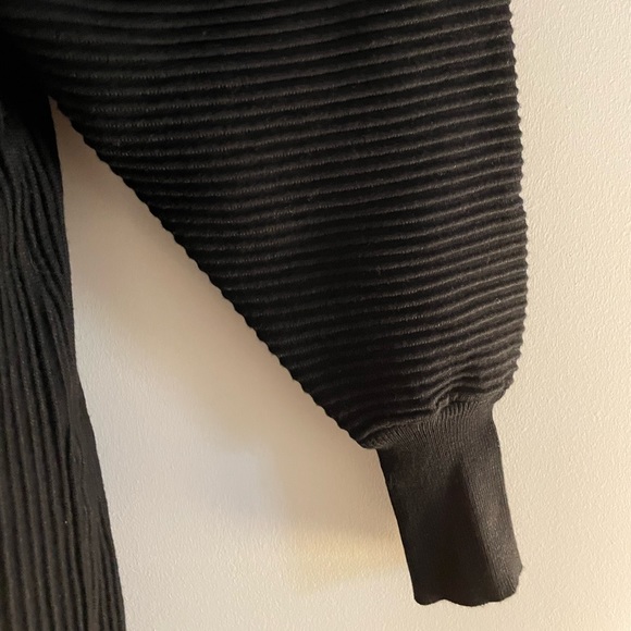 BNWT Black Off Shoulder Knit Dress - Picture 2 of 4